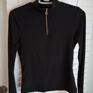 Black Long Sleeved Zipper Turtle Neck